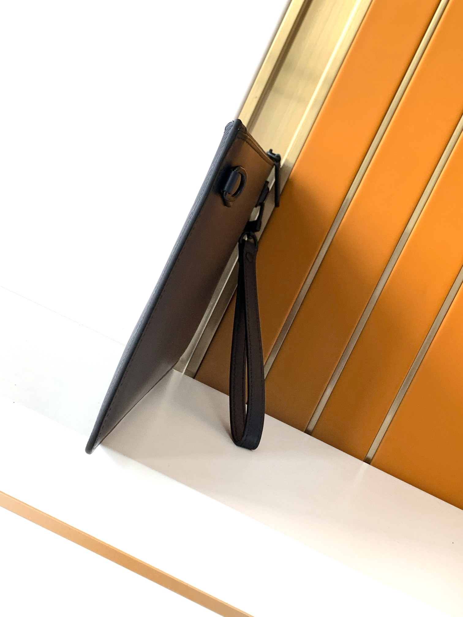 Cartera de Mano de Cuero Repuj - Card Top Loader reseña y precio